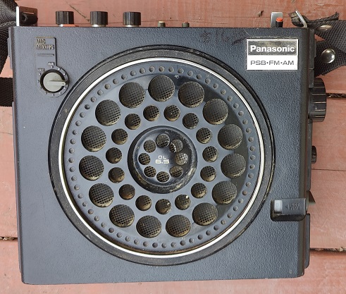 The RF-888 feature 6 1/2 inch speaker